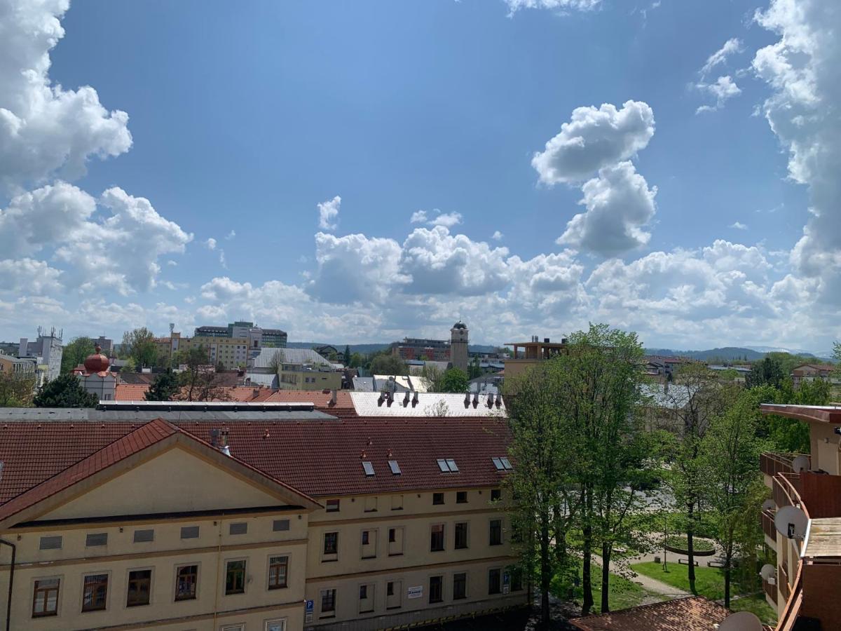 Apartament In The Center Of Poprad-Free Parking Exterior photo