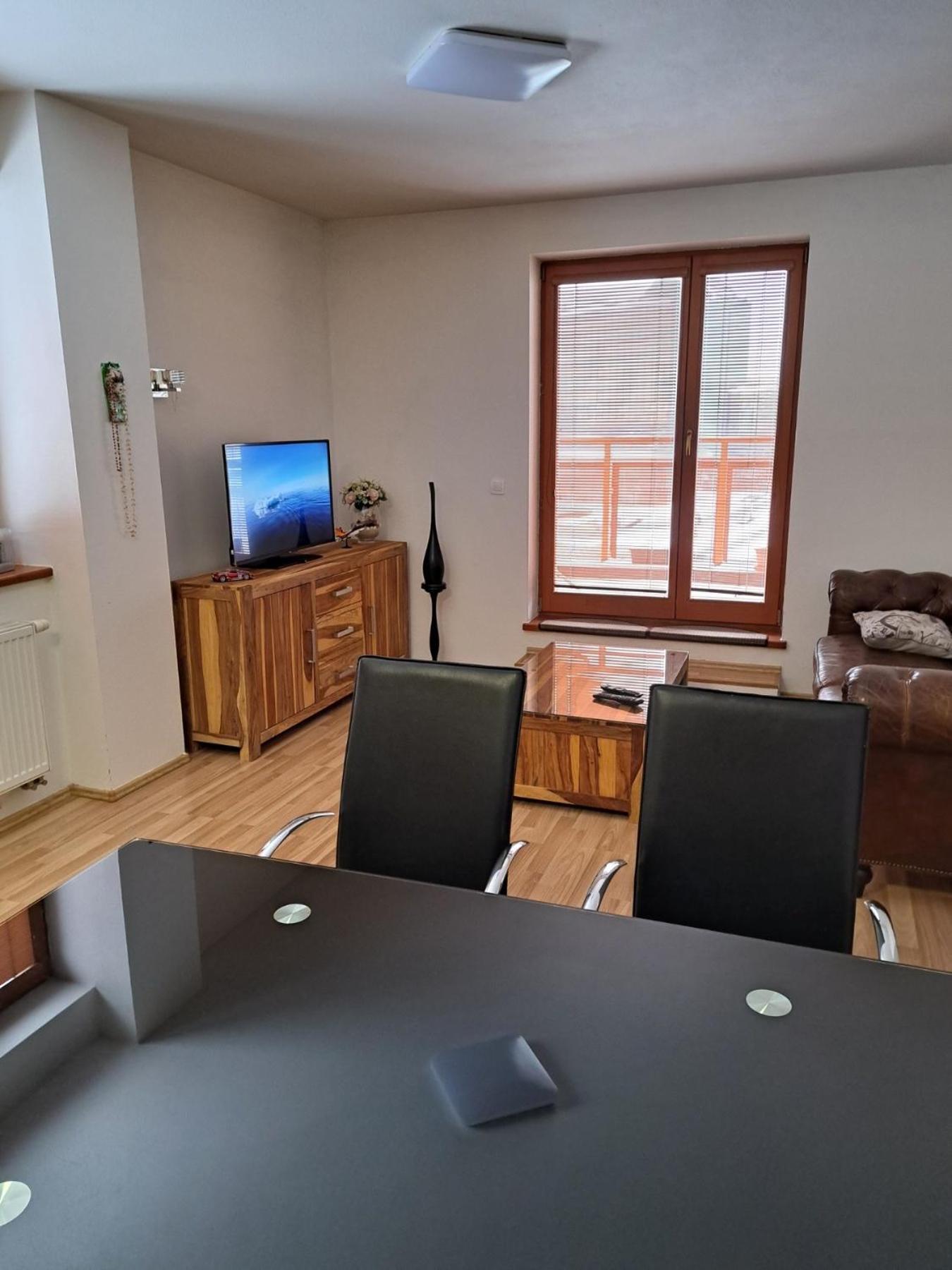 Apartament In The Center Of Poprad-Free Parking Exterior photo
